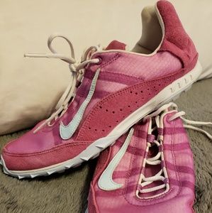 Nike pink jana xc running shoes